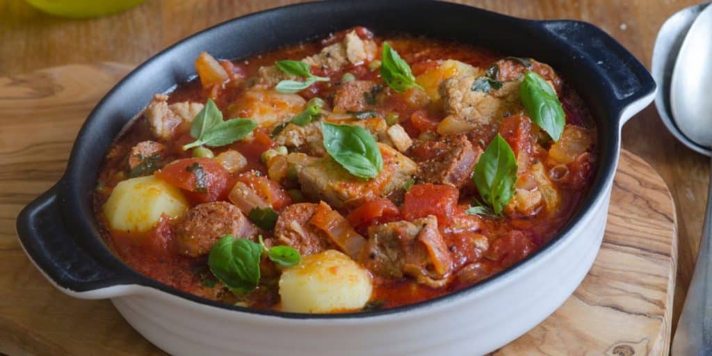 Ensopado De Carne De Porco Batata Perfeito Para O Almoço Da Família