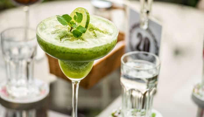 Leia mais sobre o artigo Drink Verde com Vodka de Maçã Verde, Saboroso e Sofisticado!