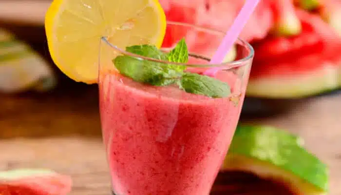 Leia mais sobre o artigo Caipiríssima de Melancia? Tropical e Fortificada!