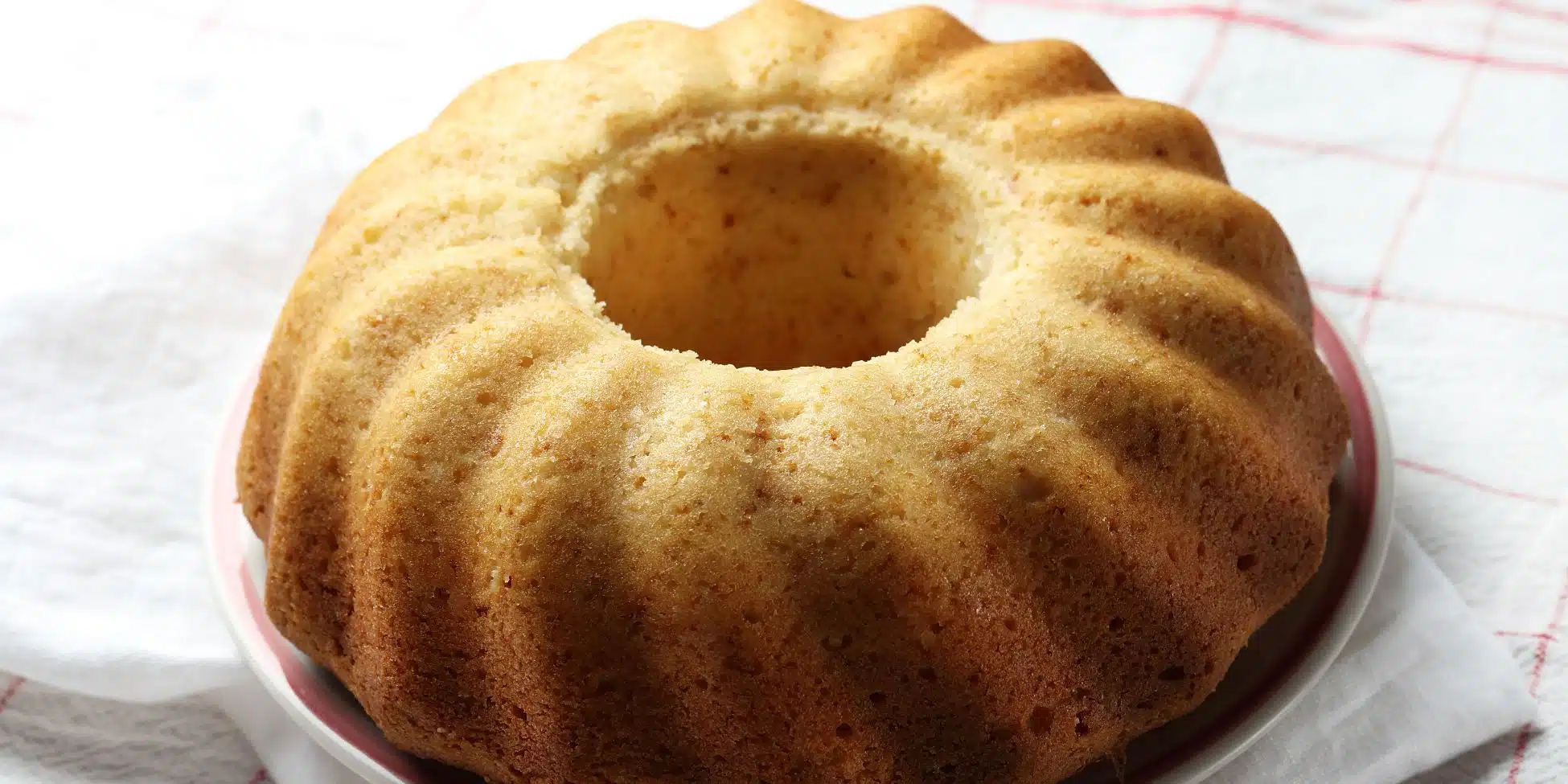 Leia mais sobre o artigo Receita de bolo de araruta simples e prático fica pronto em poucos minutos e é uma delícia